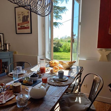 L' Embellie Sur Lot Bed & Breakfast Sainte-Livrade-sur-Lot Exterior foto