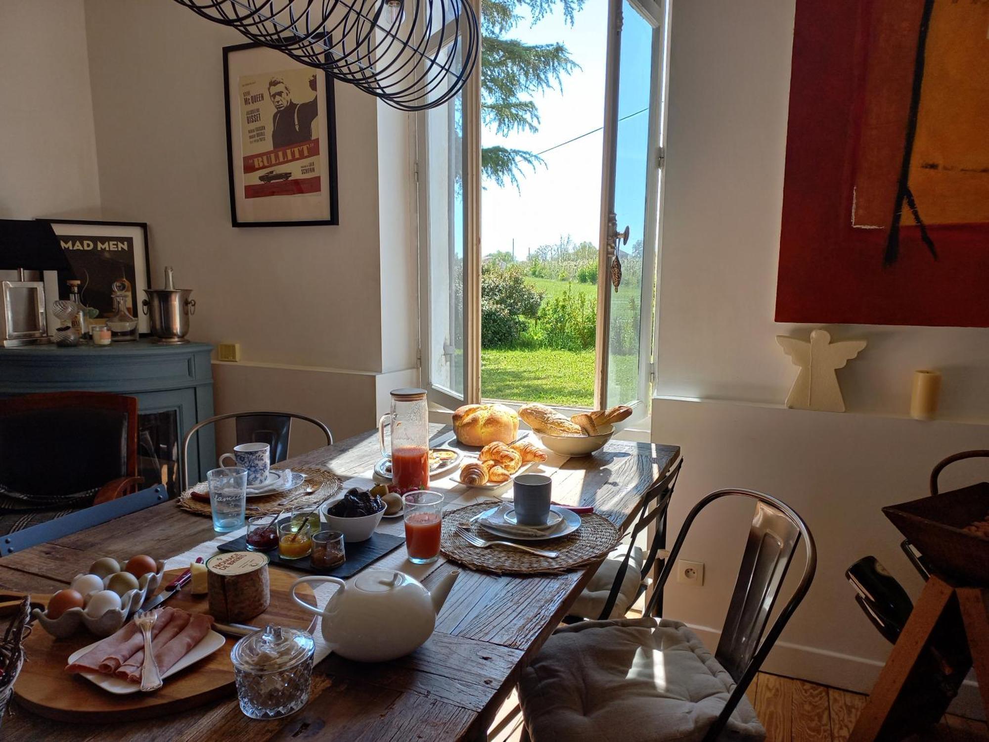 L' Embellie Sur Lot Bed & Breakfast Sainte-Livrade-sur-Lot Exterior foto